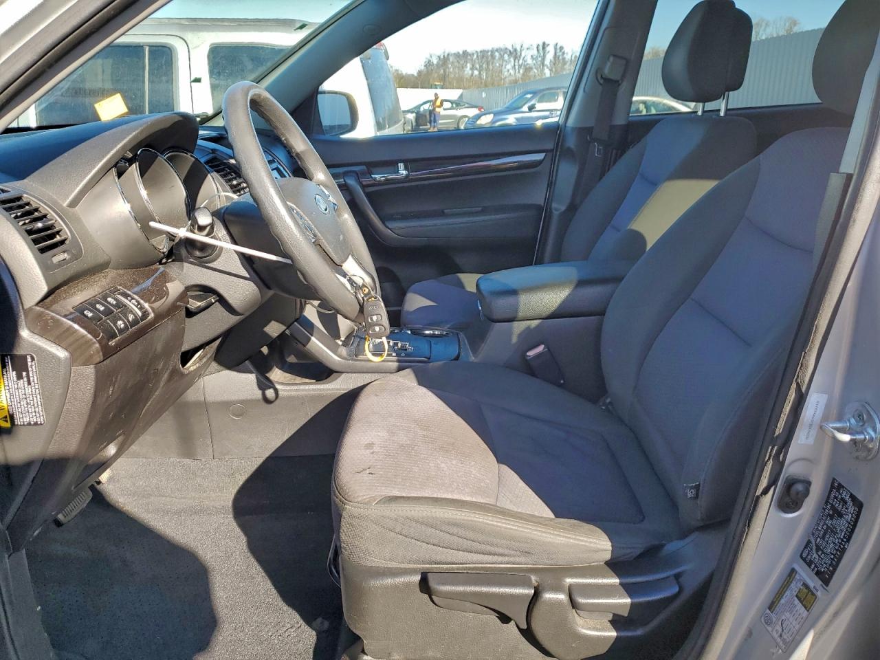 2012 KIA SORENTO BASE photo 7