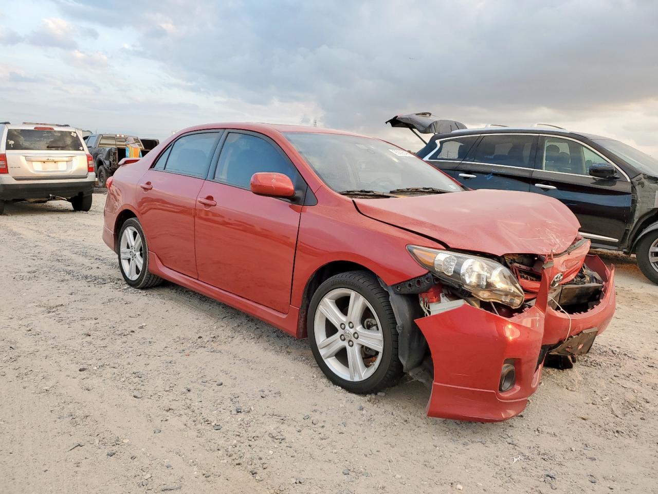 2013 TOYOTA COROLLA BASE photo 4