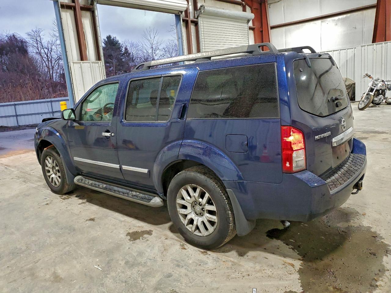 2011 NISSAN PATHFINDER S photo 2