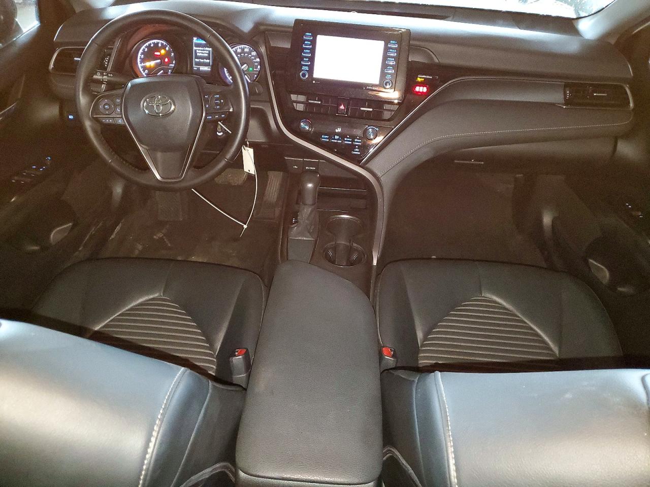 2021 TOYOTA CAMRY SE photo 8