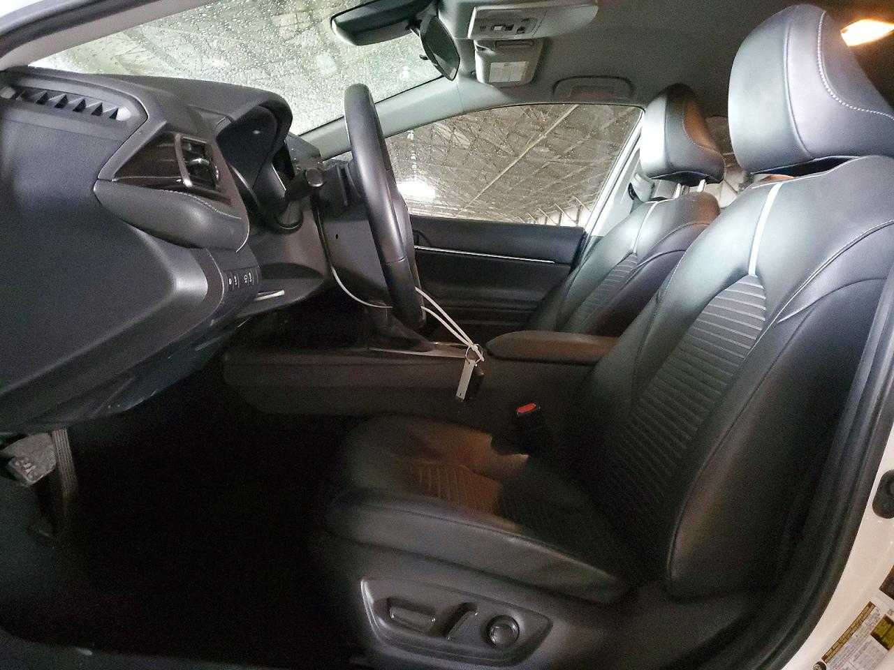 2021 TOYOTA CAMRY SE photo 7
