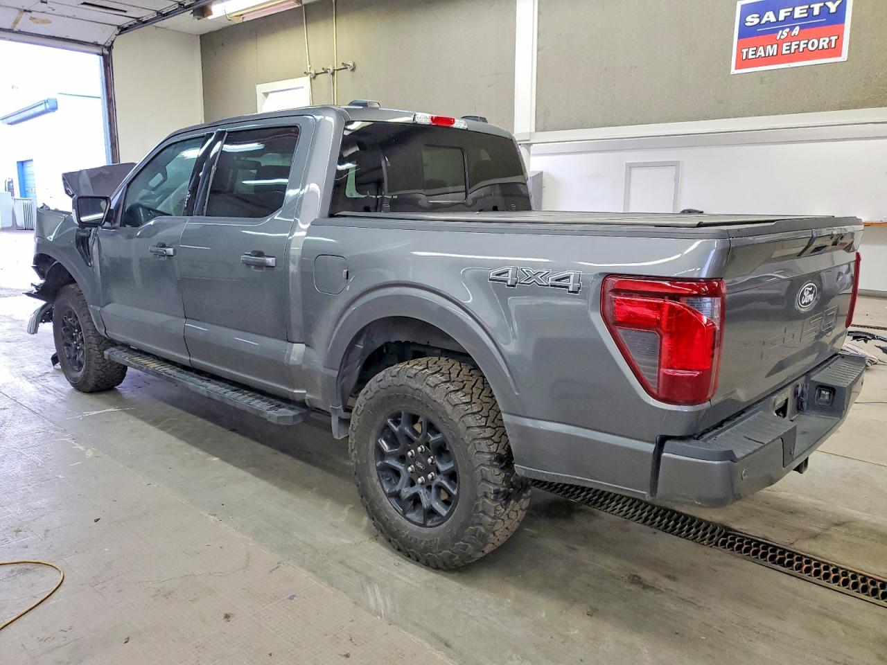 2024 FORD F150 XLT photo 3