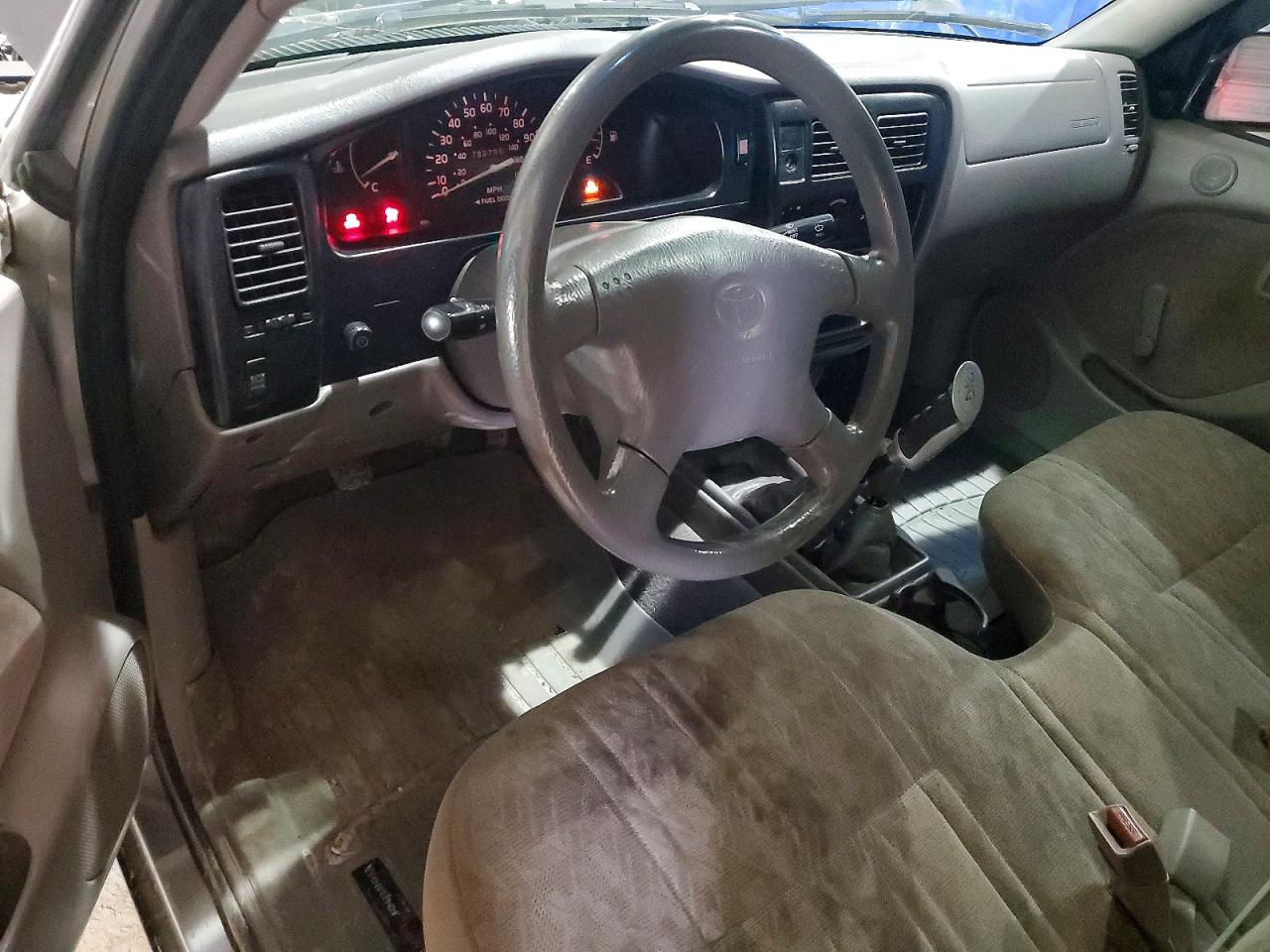 2002 TOYOTA TACOMA photo 8