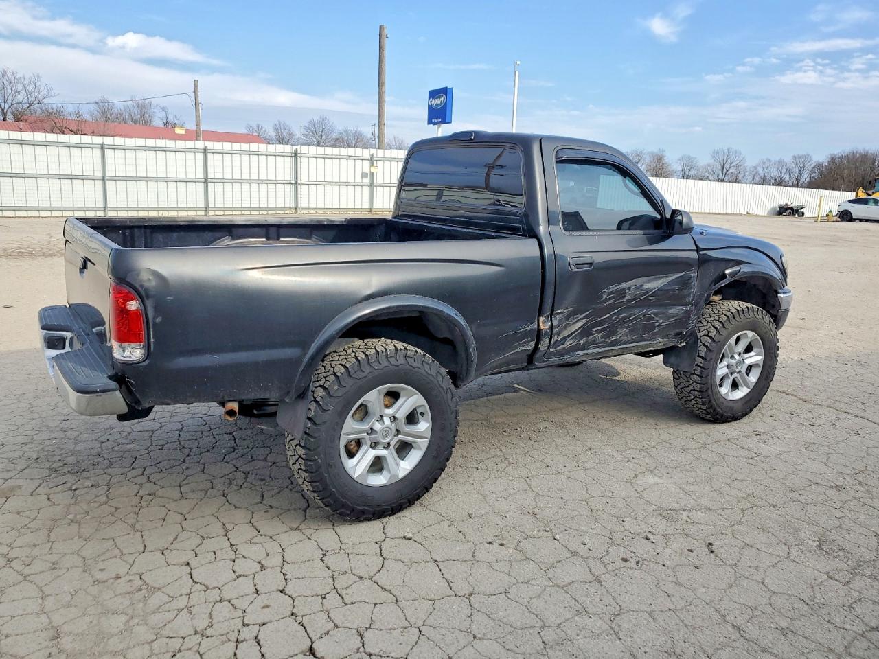 2002 TOYOTA TACOMA photo 3