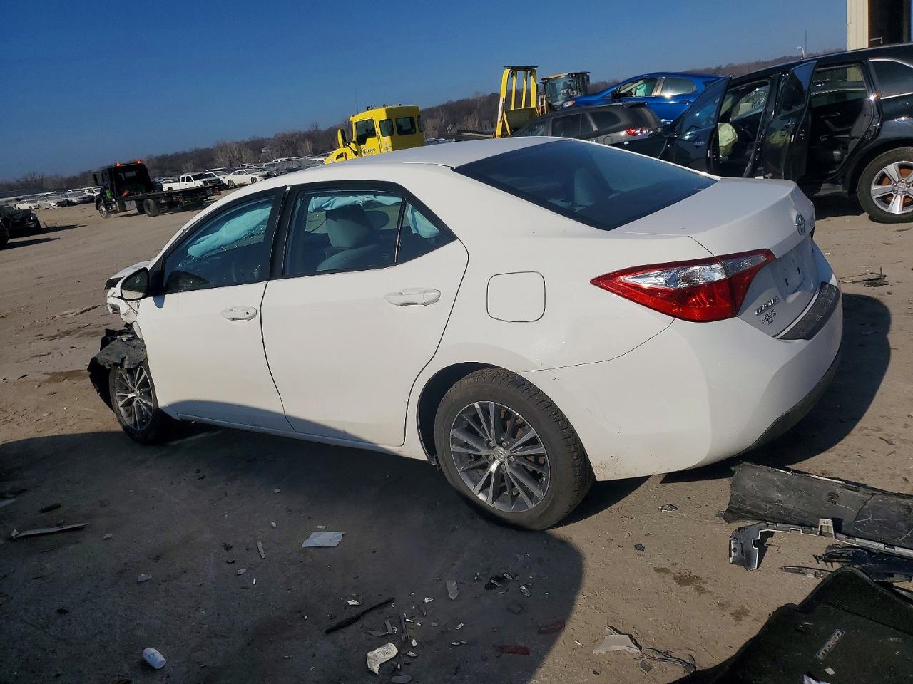 2016 TOYOTA COROLLA L photo 2
