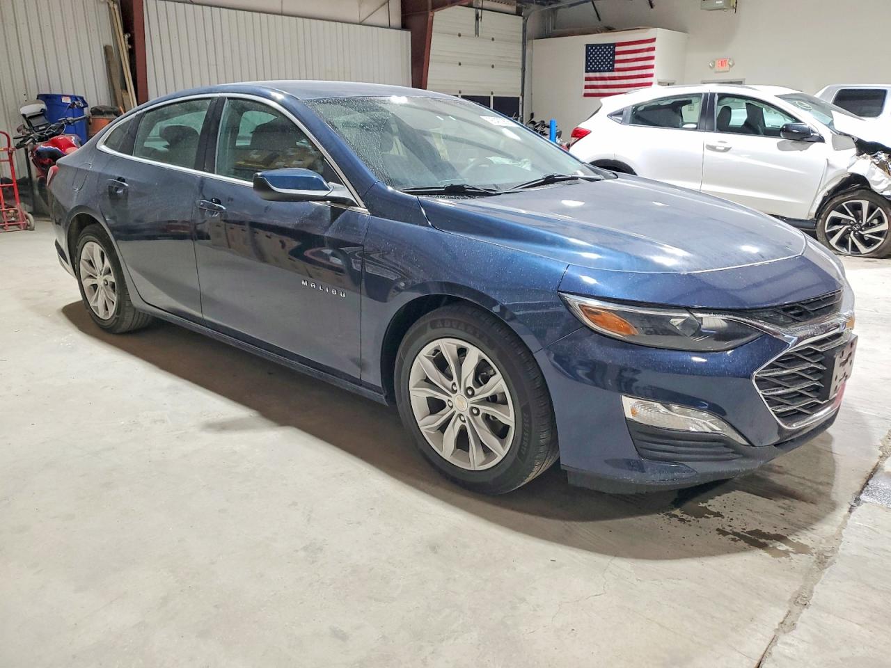 2022 CHEVROLET MALIBU LT photo 4