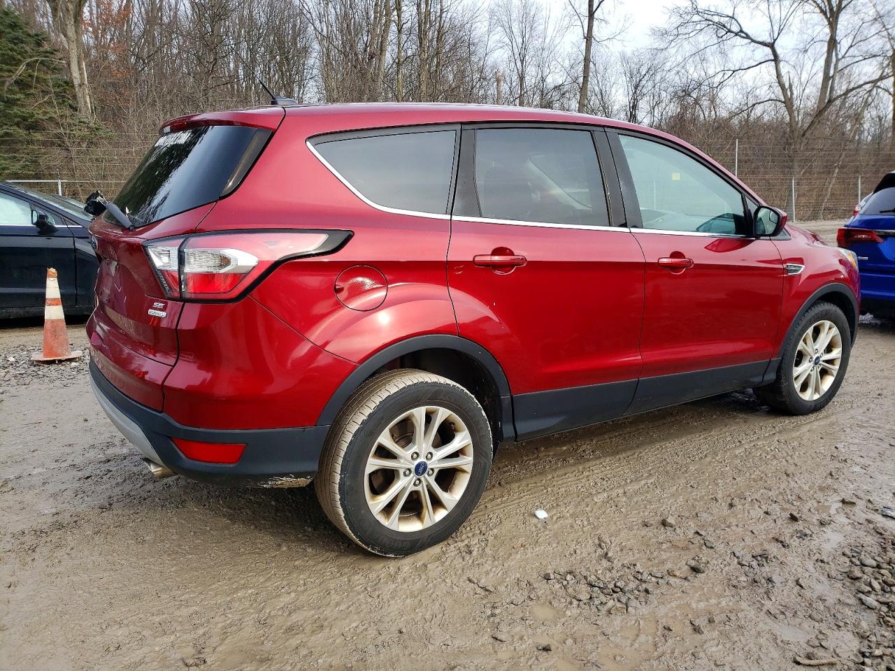 2017 FORD ESCAPE SE photo 3