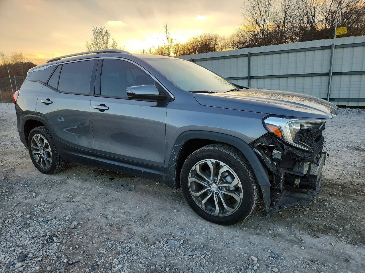 2020 GMC TERRAIN SLT photo 4