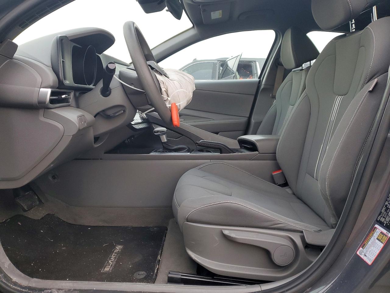 2023 HYUNDAI ELANTRA SEL photo 7