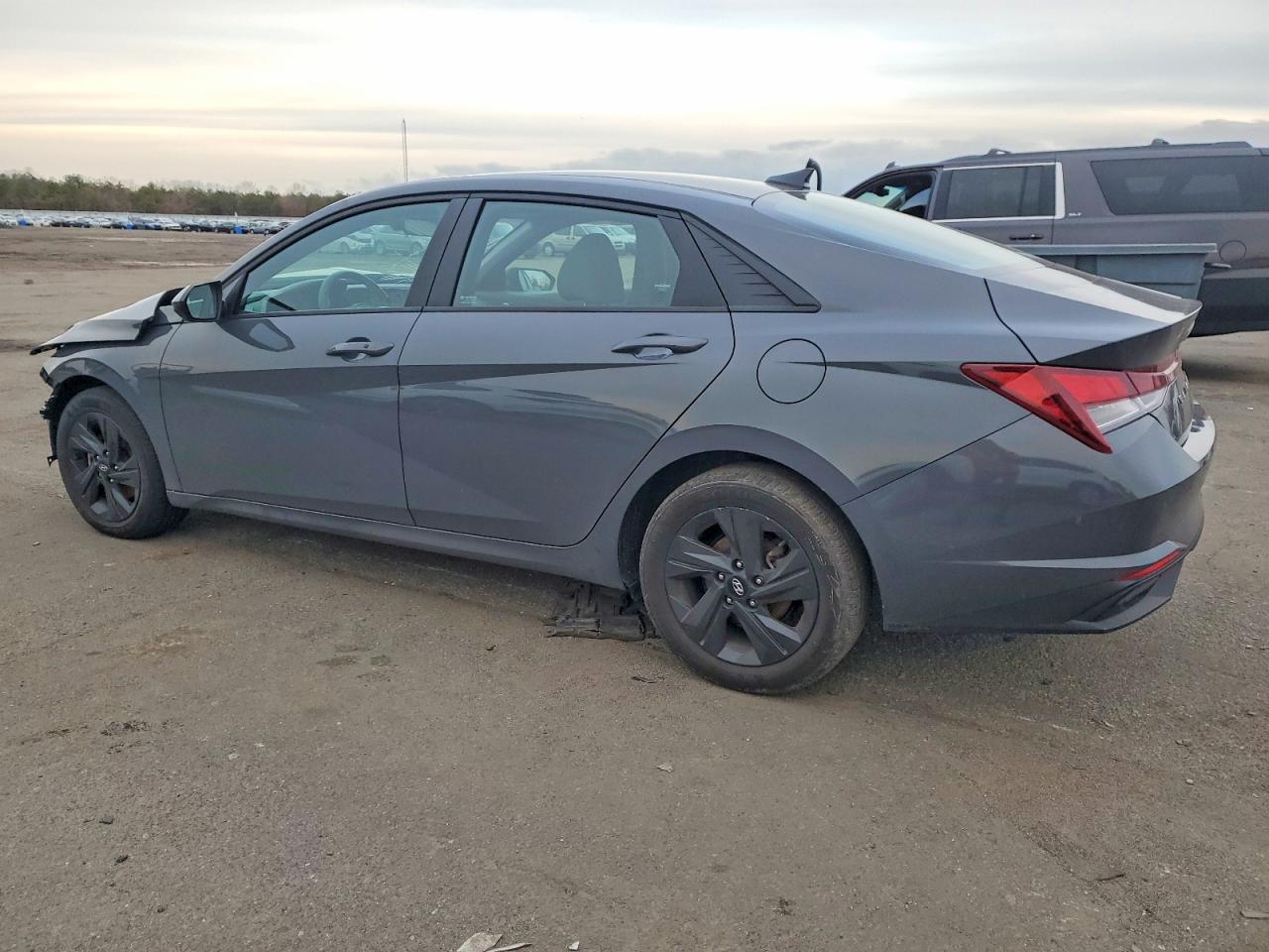 2023 HYUNDAI ELANTRA SEL photo 2