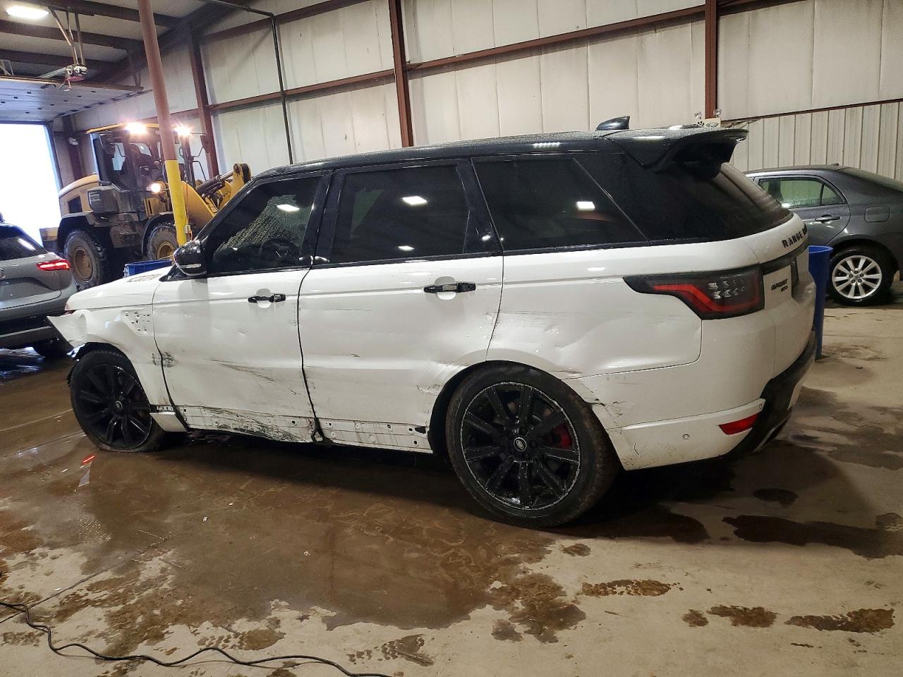 2019 LAND ROVER RANGE ROVER SPORT HST photo 2