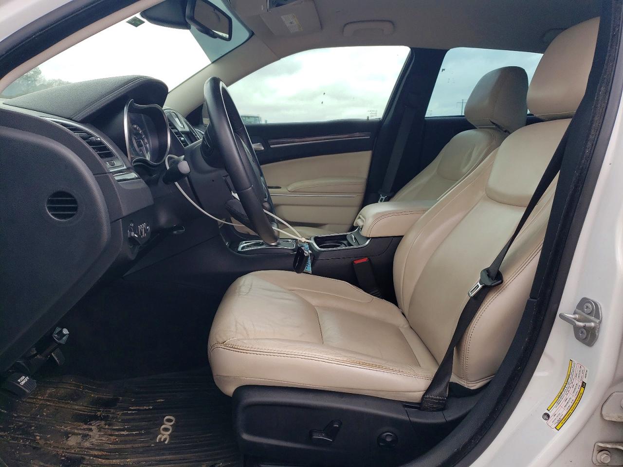 2018 CHRYSLER 300 TOURING photo 7