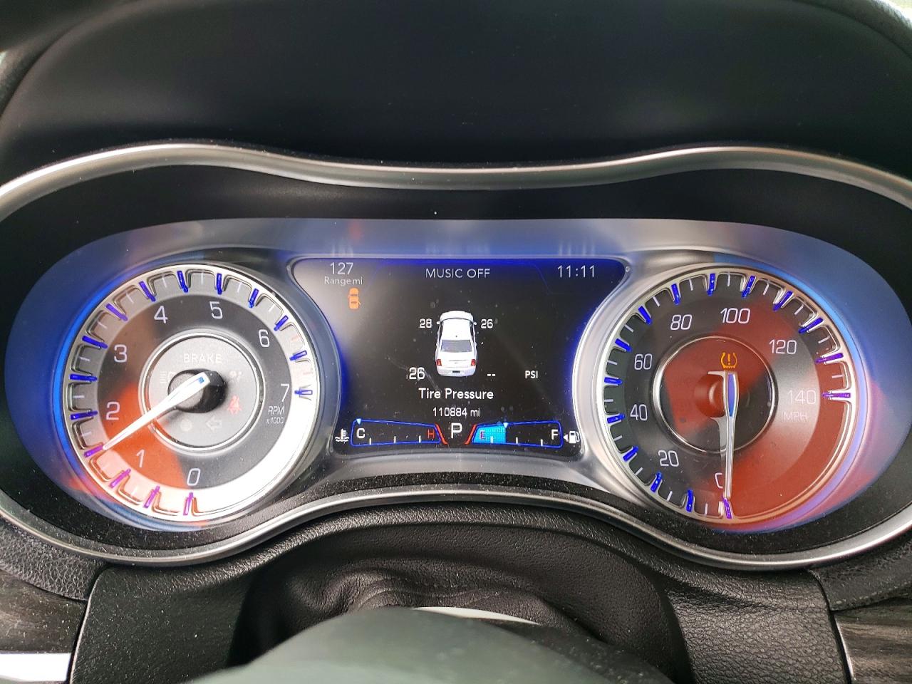 2018 CHRYSLER 300 TOURING photo 9