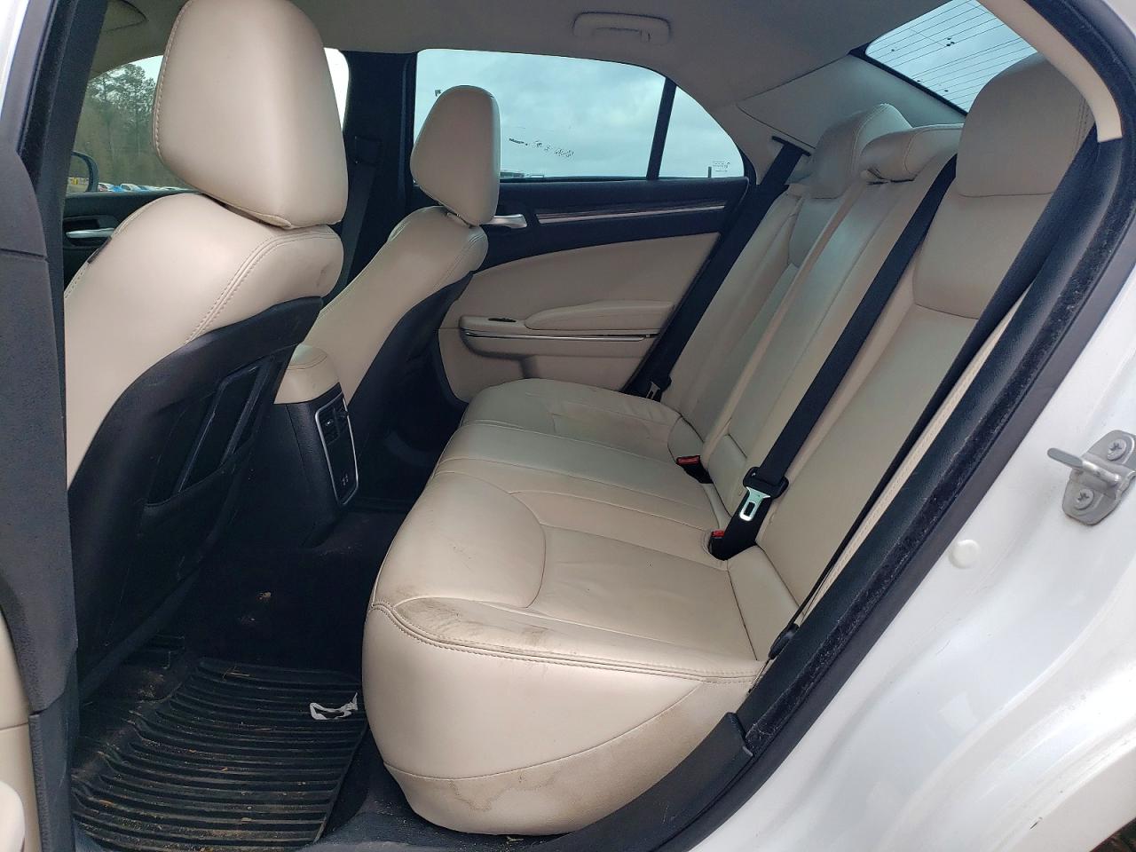 2018 CHRYSLER 300 TOURING photo 10