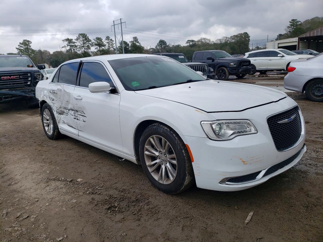 2018 CHRYSLER 300 TOURING photo 4