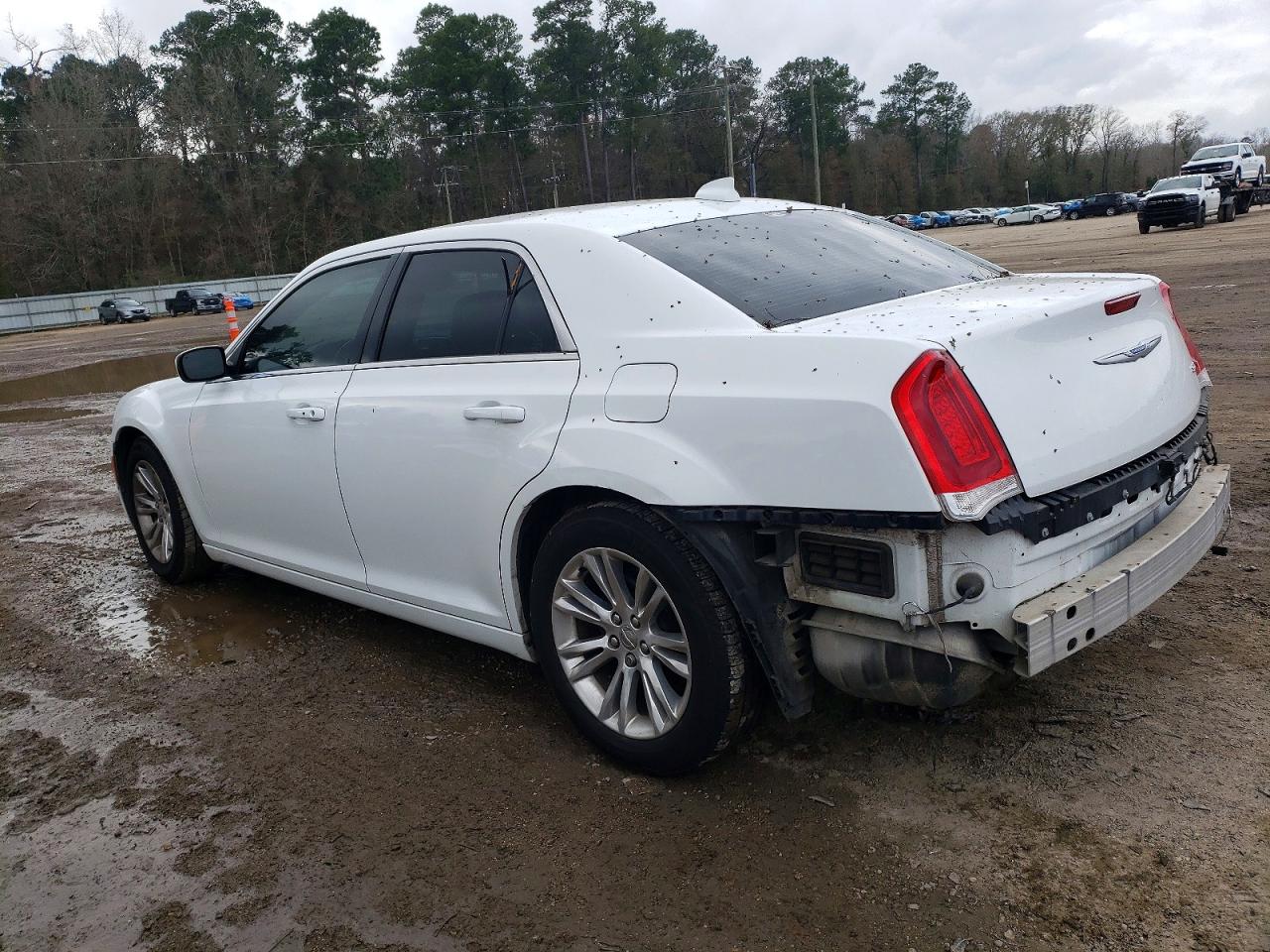 2018 CHRYSLER 300 TOURING photo 2