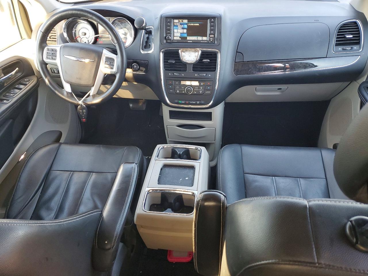 2015 CHRYSLER TOWN & COUNTRY TOURING photo 22