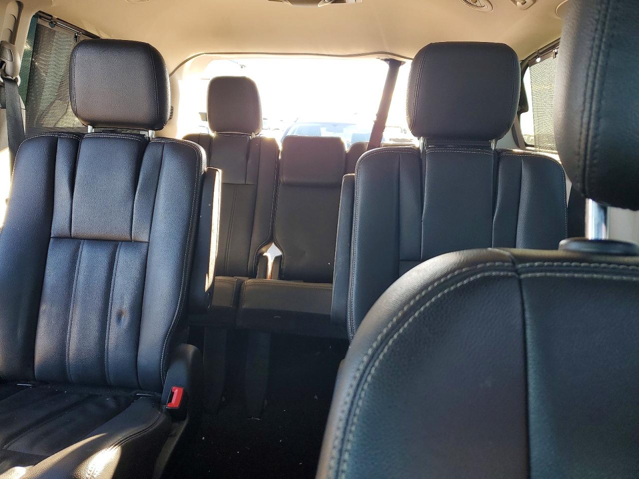 2015 CHRYSLER TOWN & COUNTRY TOURING photo 28