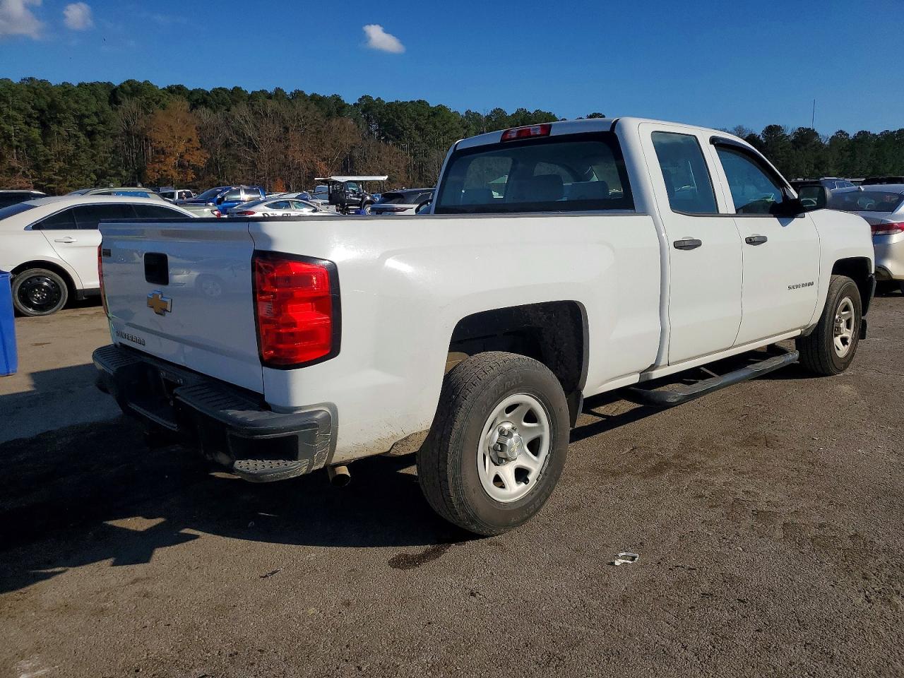 2016 CHEVROLET SILVERADO C1500 photo 3