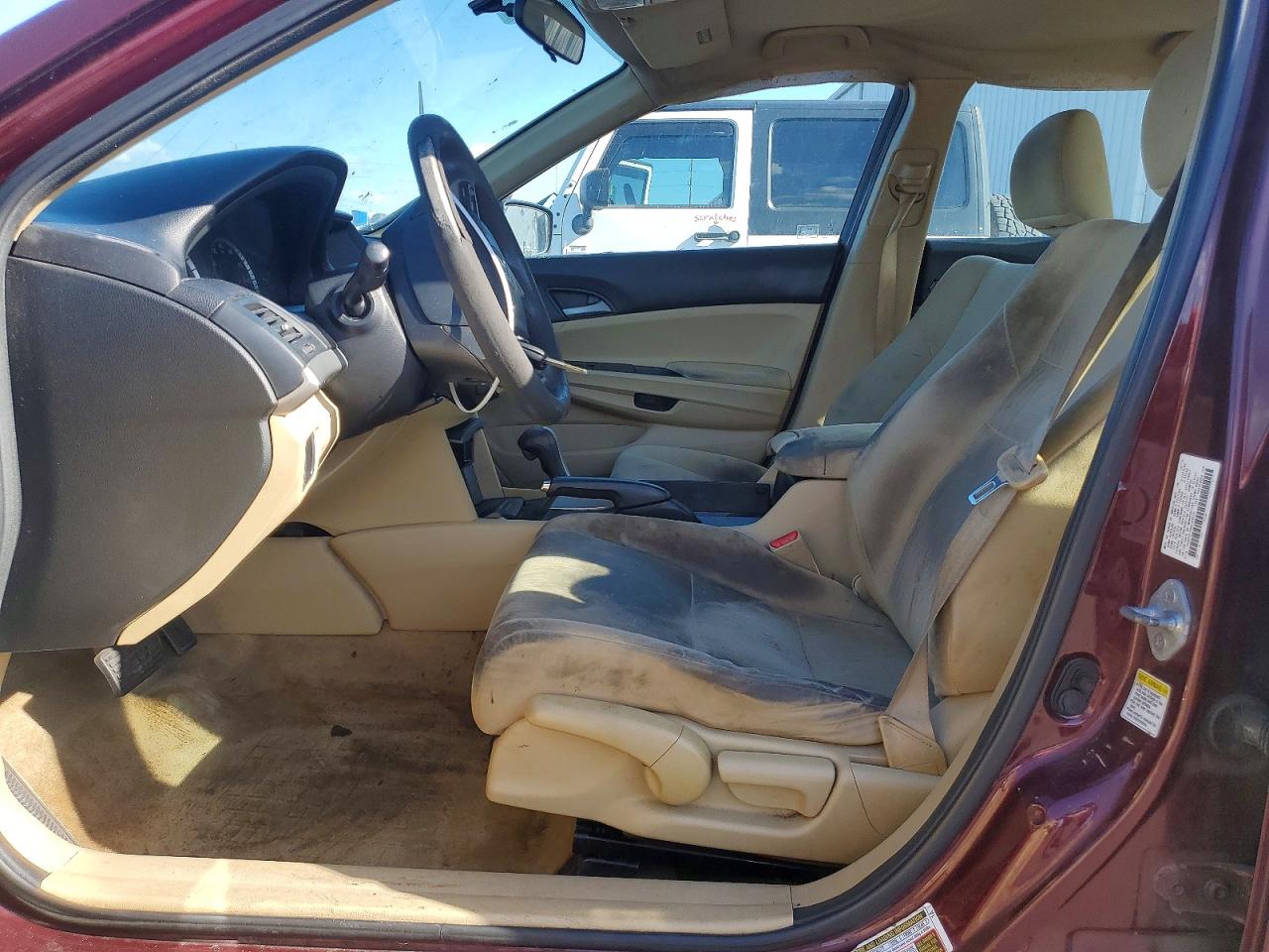 2011 HONDA ACCORD LX photo 7