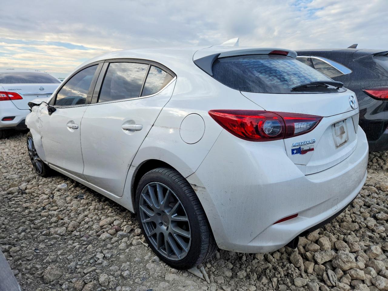 2018 MAZDA 3 TOURING photo 2