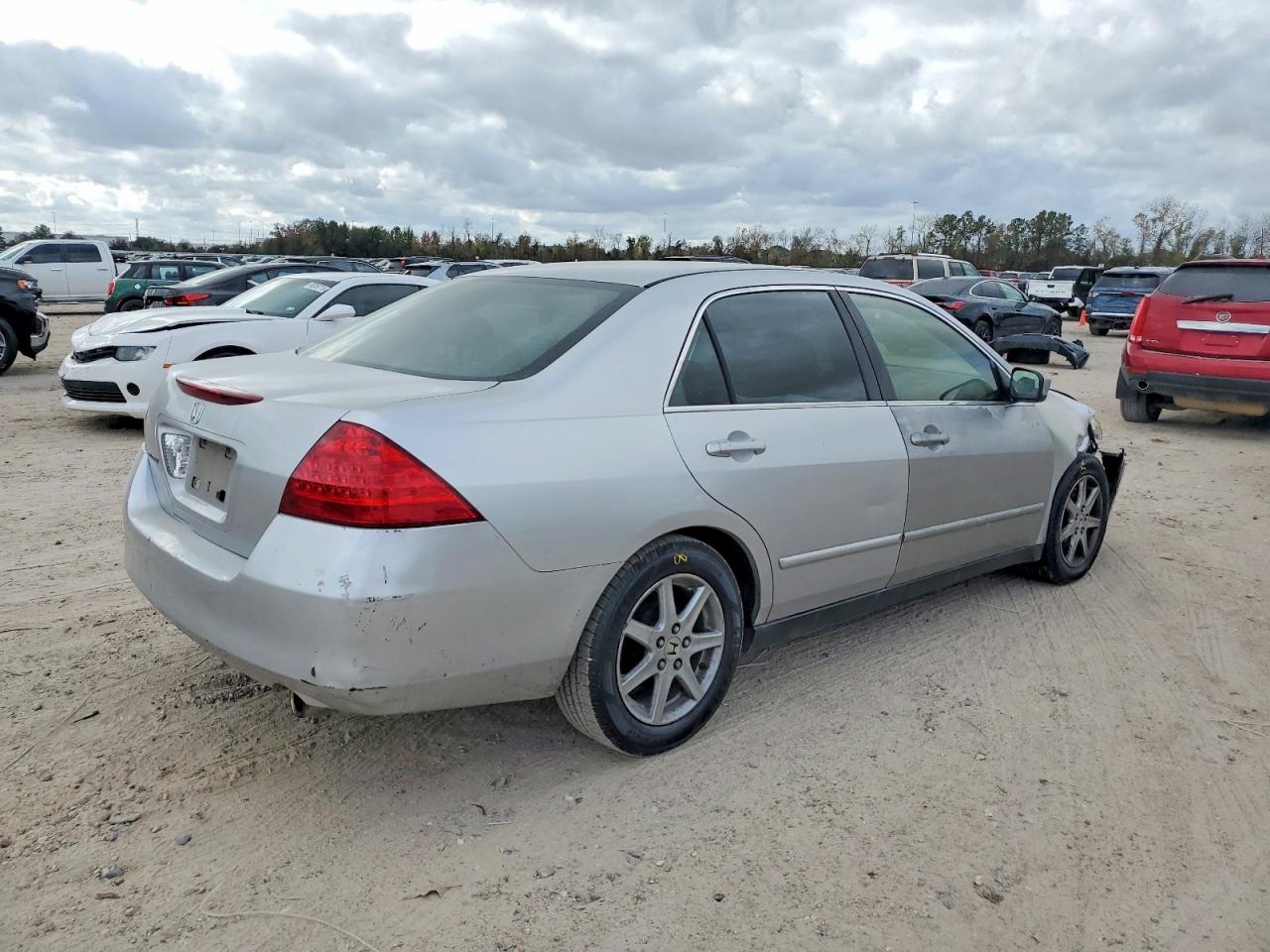 2006 HONDA ACCORD LX photo 3