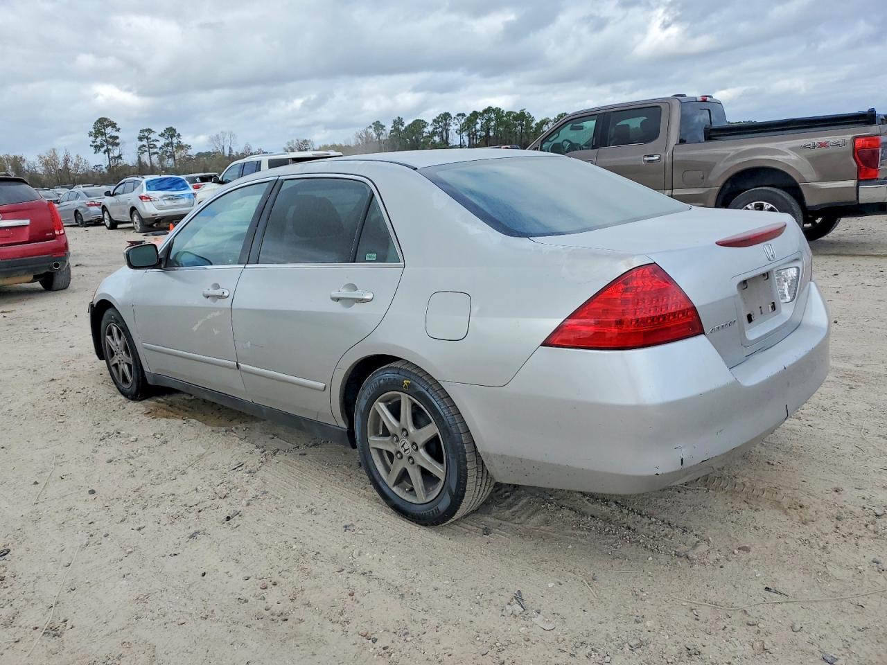 2006 HONDA ACCORD LX photo 2