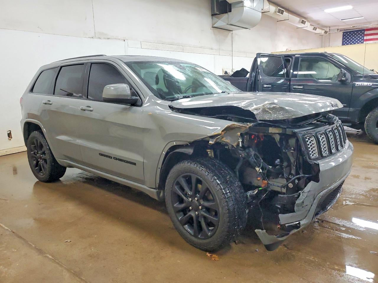 2019 JEEP GRAND CHEROKEE LAREDO photo 7