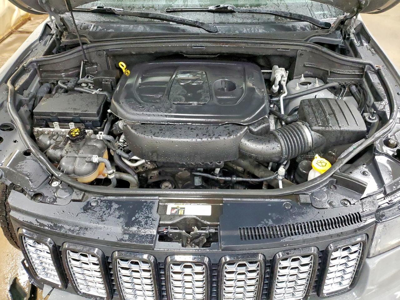 2019 JEEP GRAND CHEROKEE LAREDO photo 23