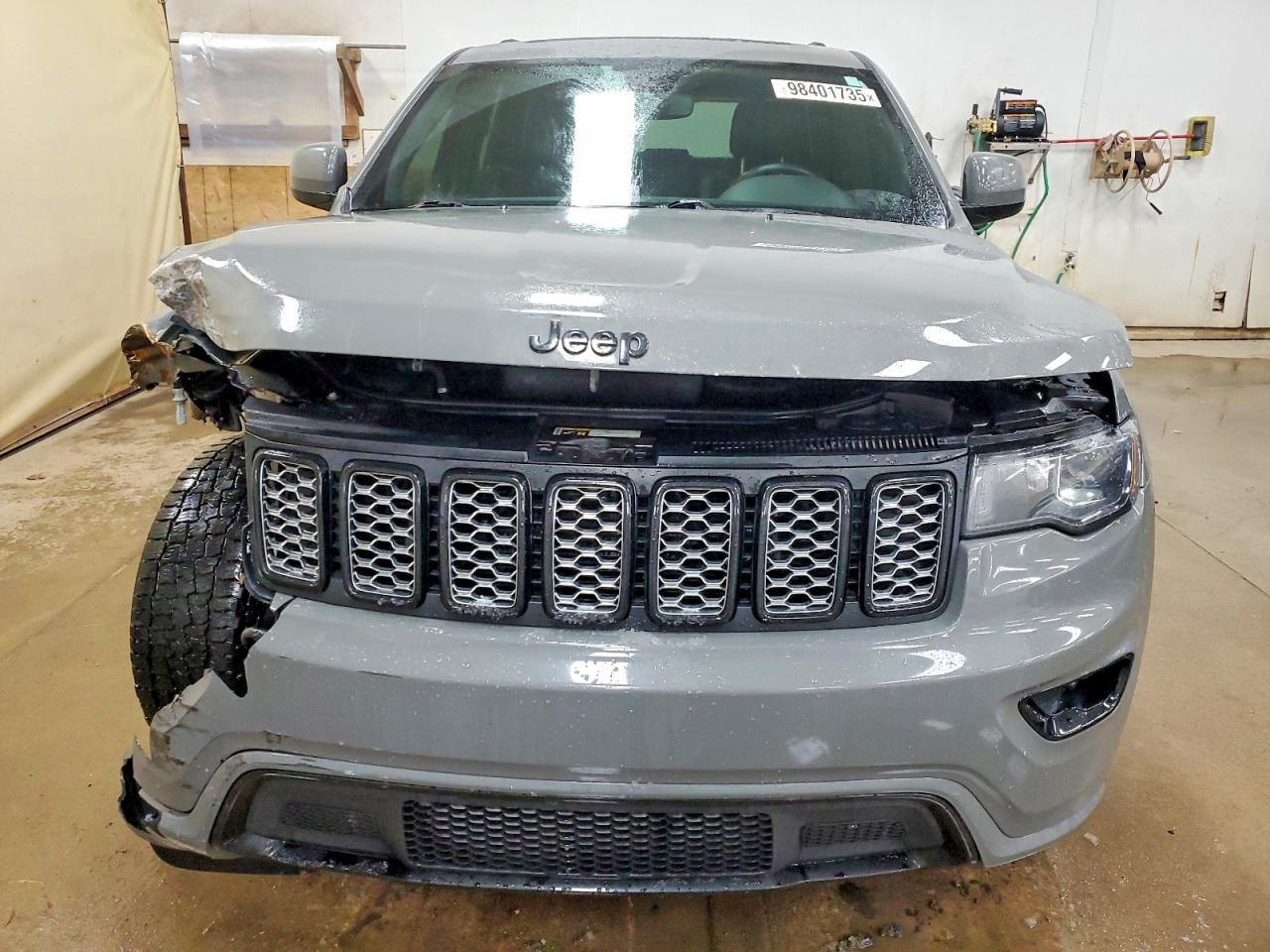 2019 JEEP GRAND CHEROKEE LAREDO photo 9