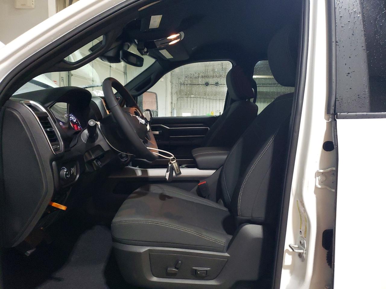 2025 RAM 2500 BIG HORN photo 13