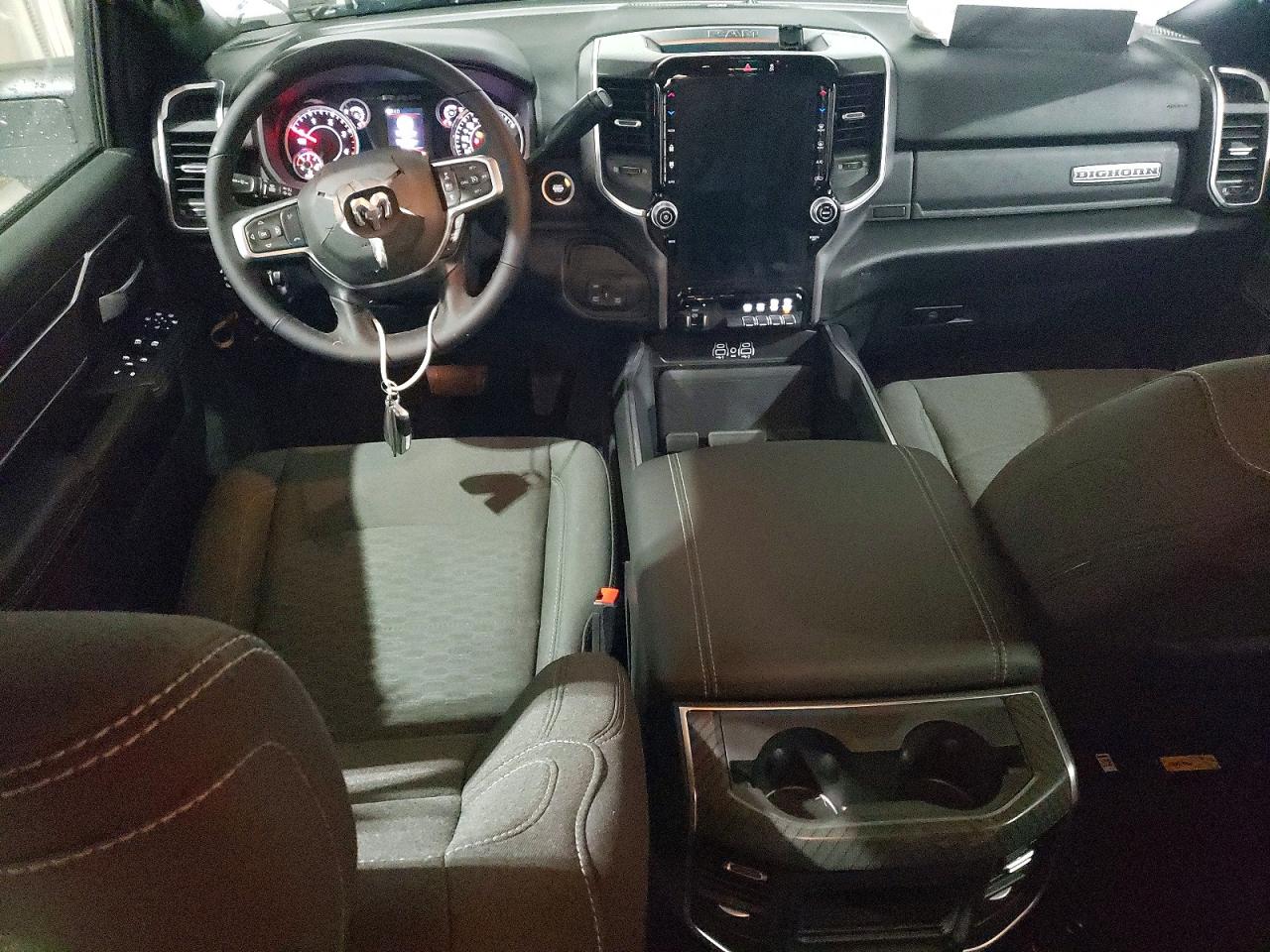 2025 RAM 2500 BIG HORN photo 15