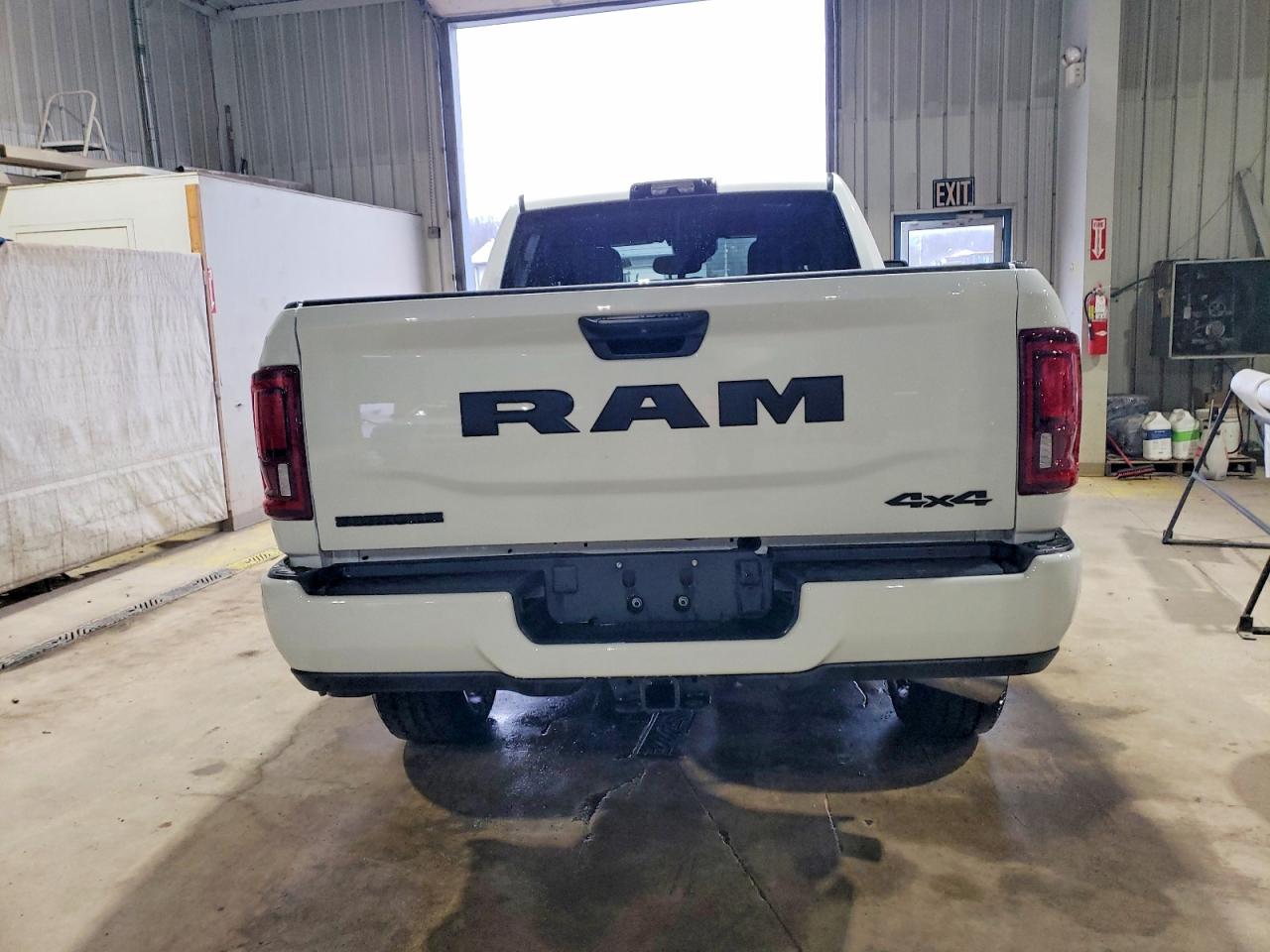 2025 RAM 2500 BIG HORN photo 11