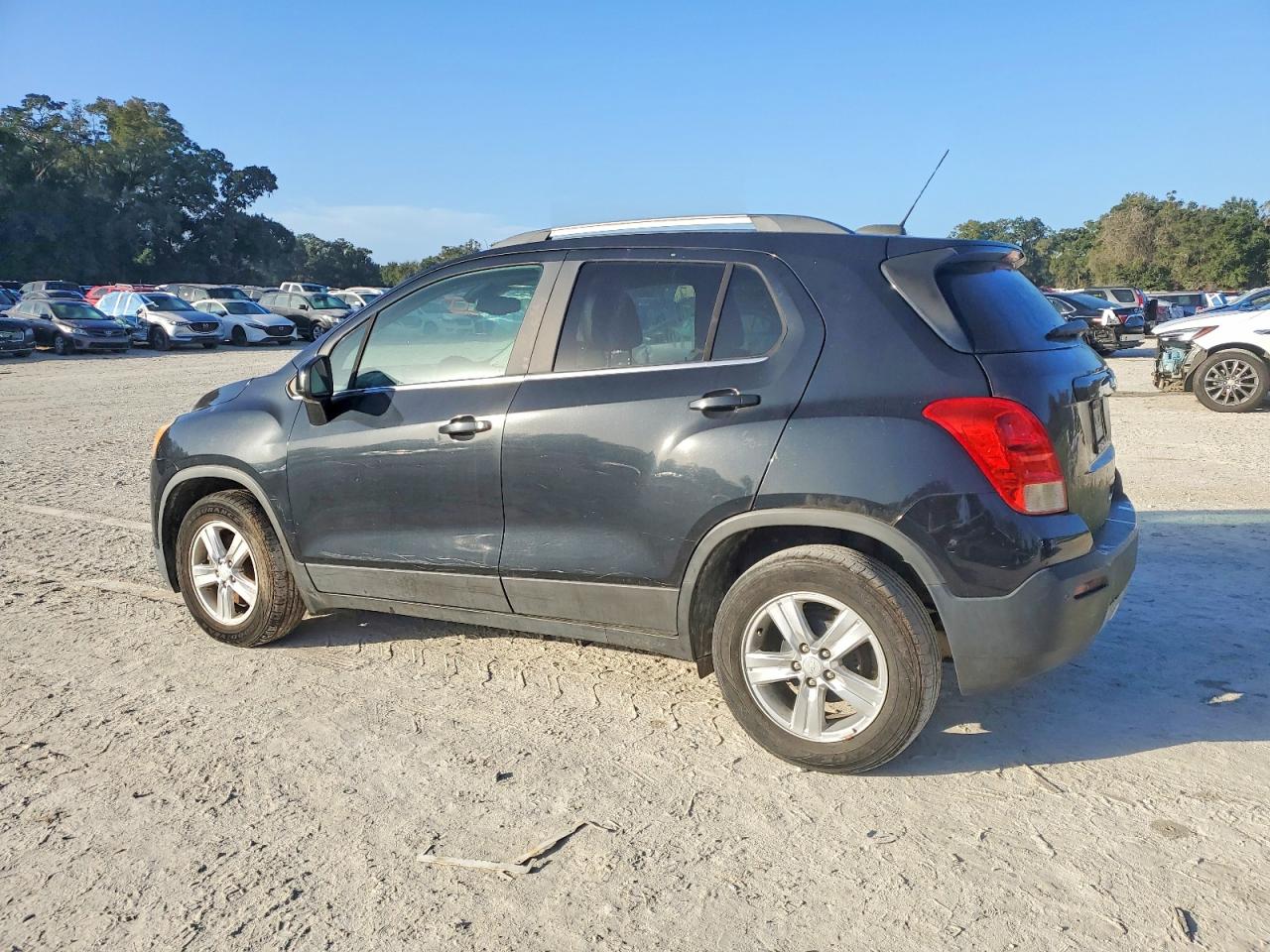 2015 CHEVROLET TRAX 1LT photo 3