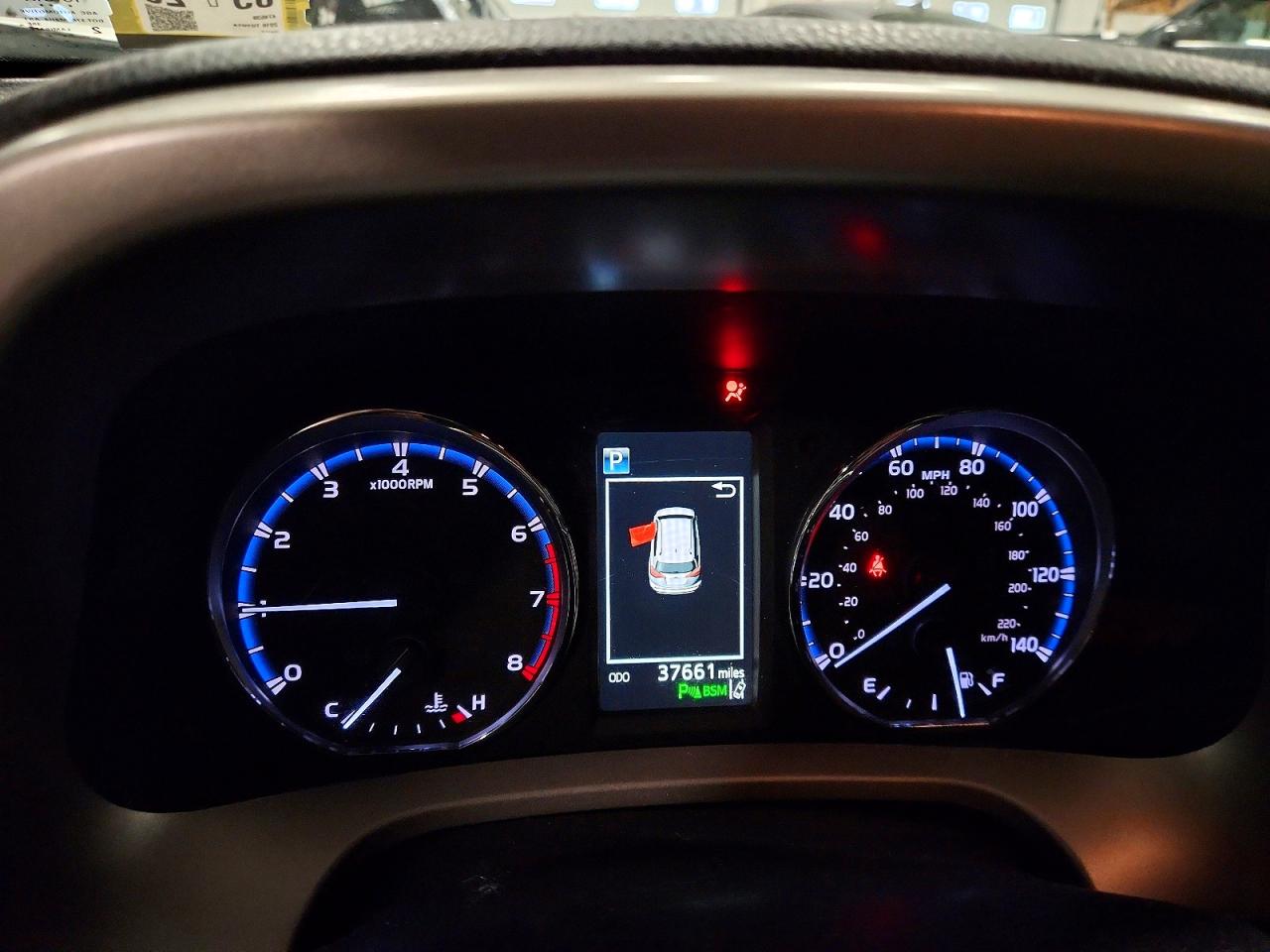 2016 TOYOTA RAV4 XLE photo 9