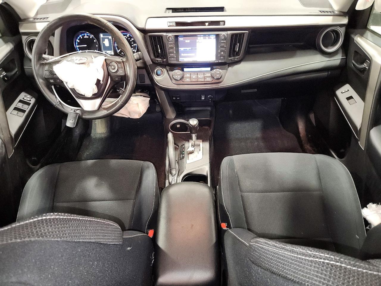 2016 TOYOTA RAV4 XLE photo 8
