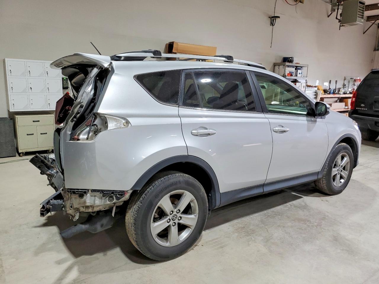 2015 TOYOTA RAV4 XLE photo 5
