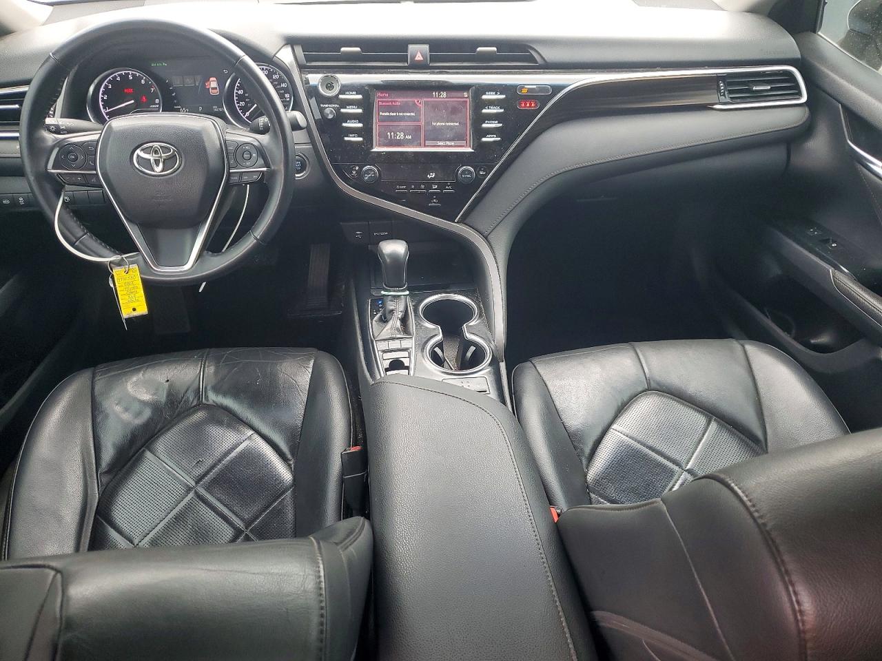 2018 TOYOTA CAMRY L photo 8