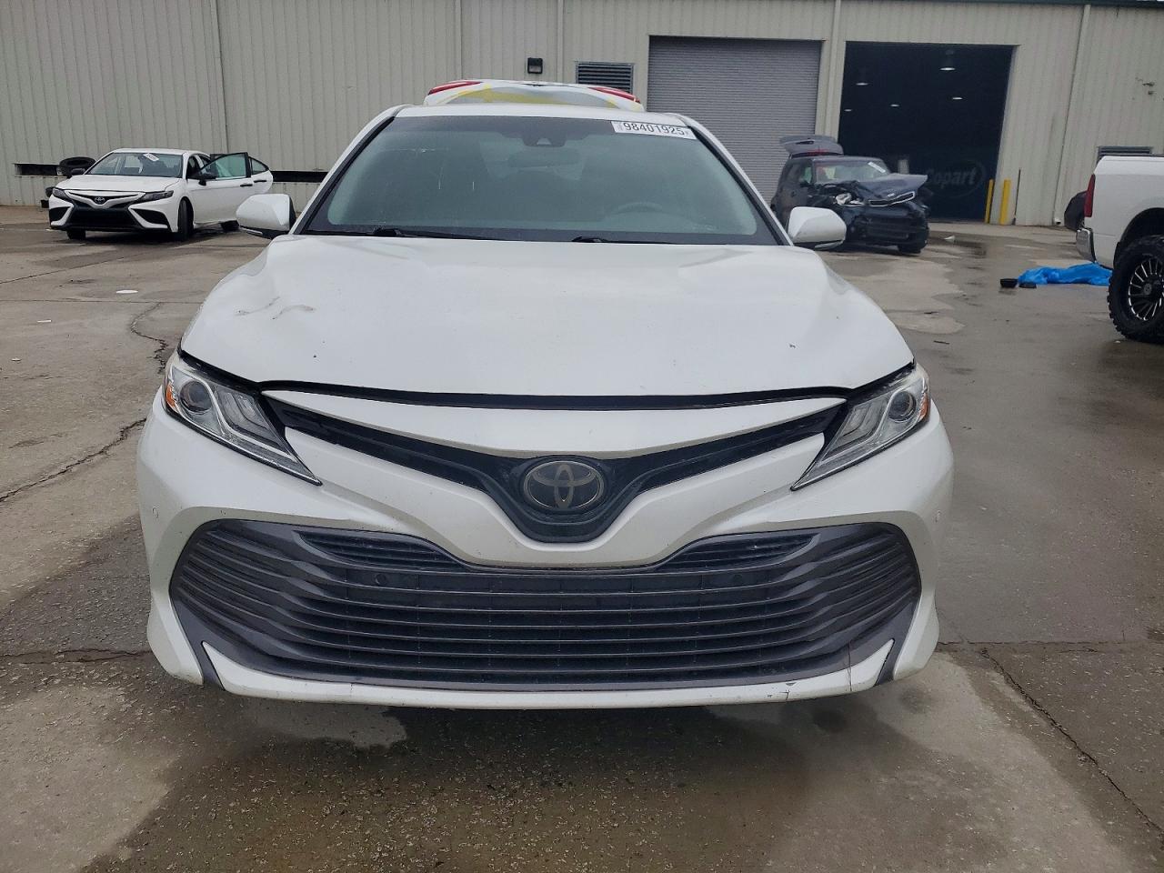 2018 TOYOTA CAMRY L photo 5