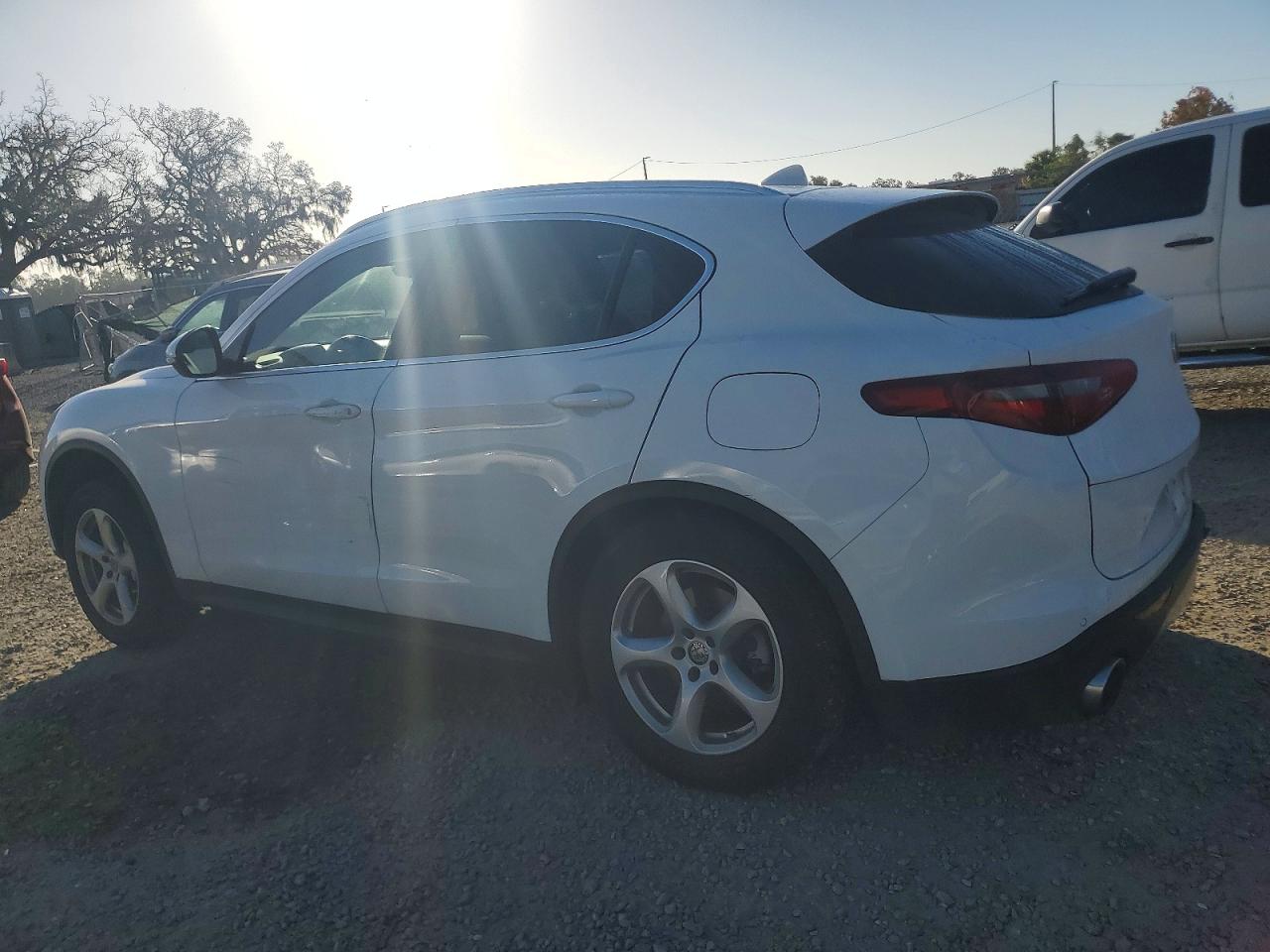 2020 ALFA ROMEO STELVIO photo 2