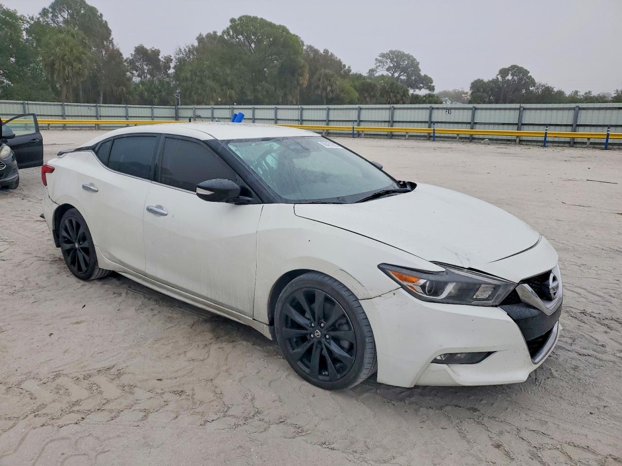 2017 NISSAN MAXIMA 3.5S photo 4