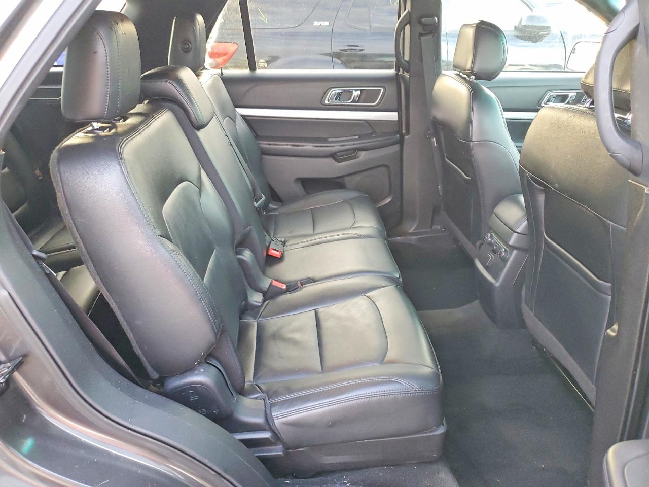 2016 FORD EXPLORER XLT photo 21