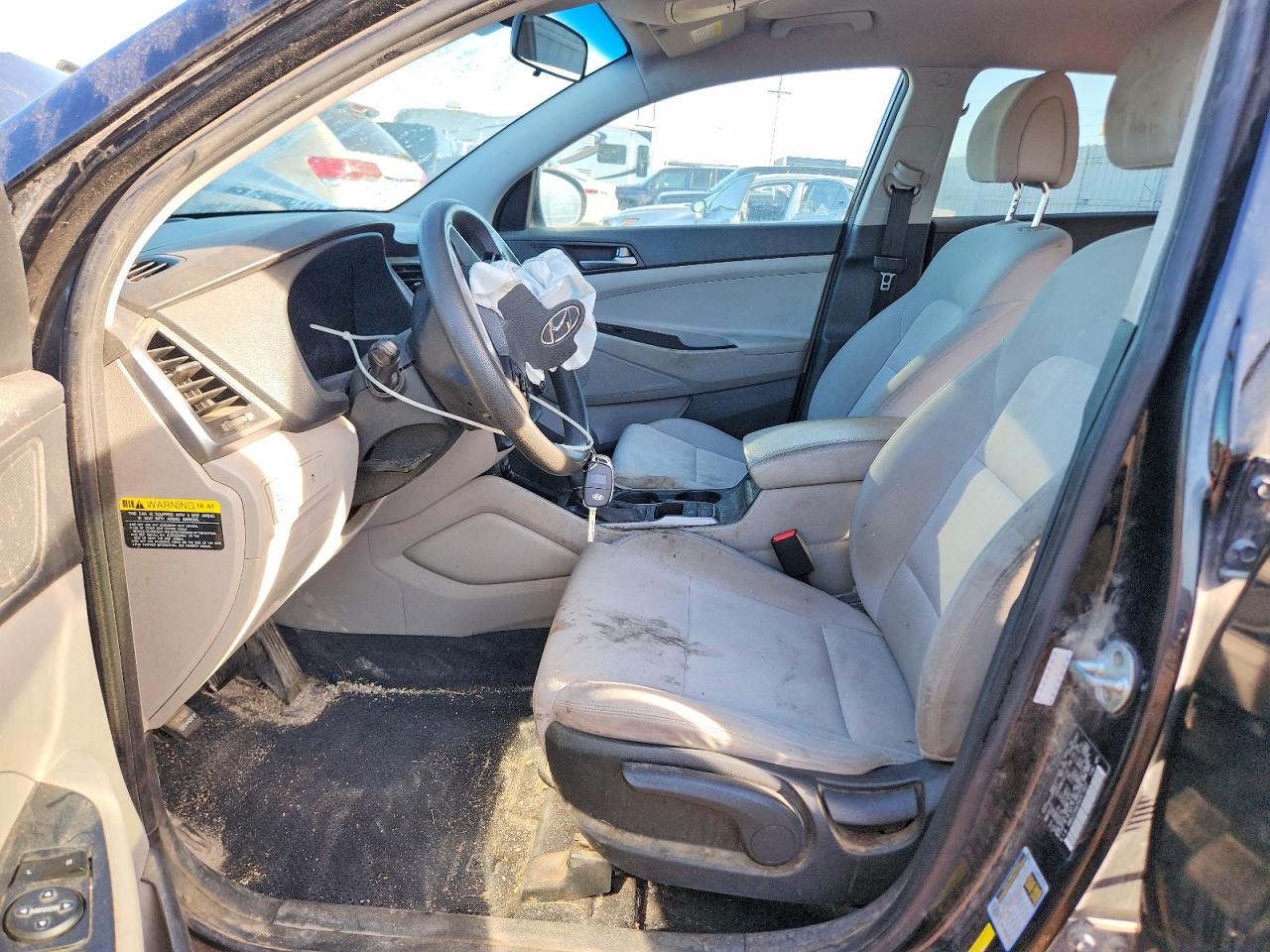 2017 HYUNDAI TUCSON SE photo 7