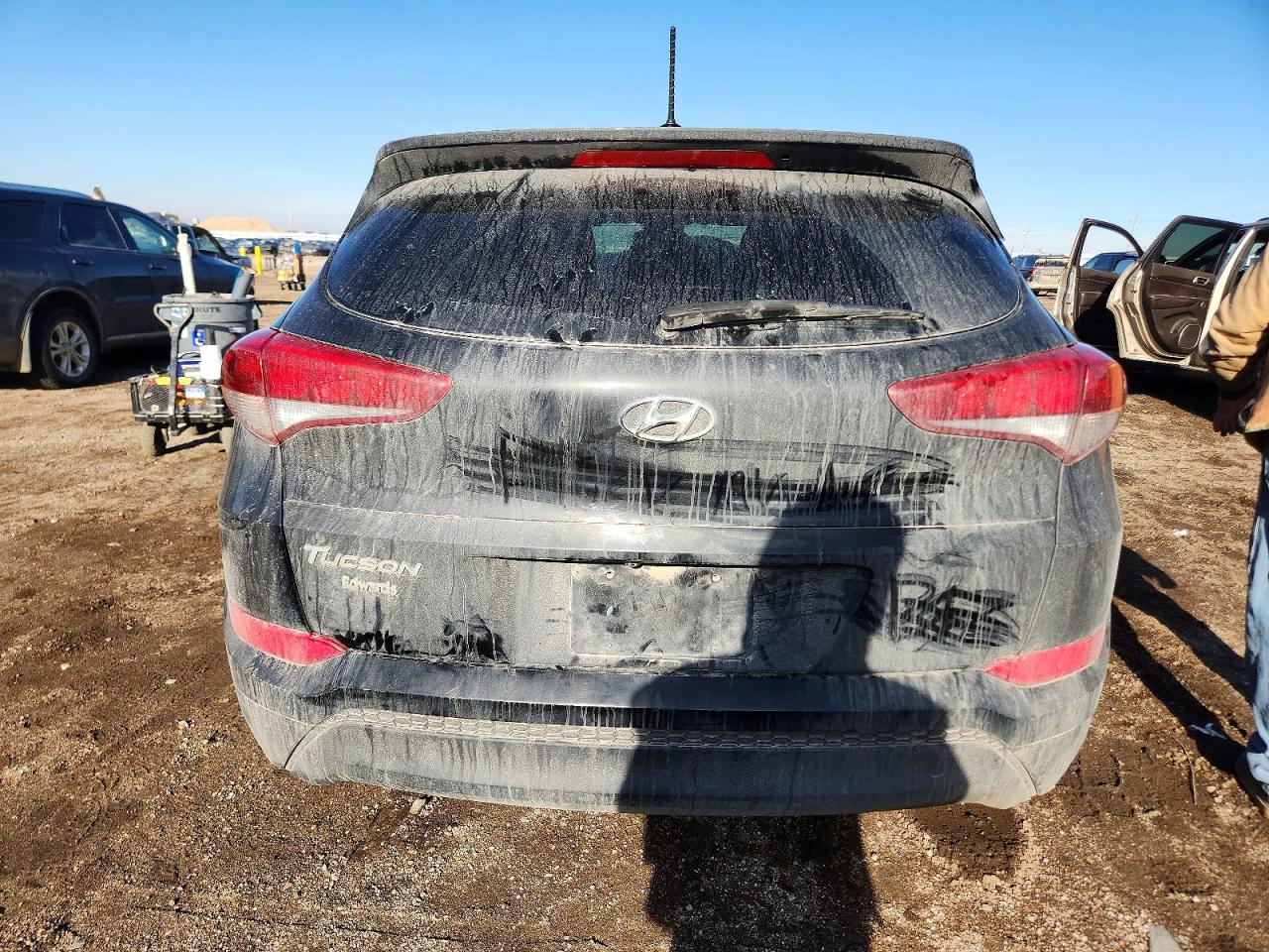 2017 HYUNDAI TUCSON SE photo 6