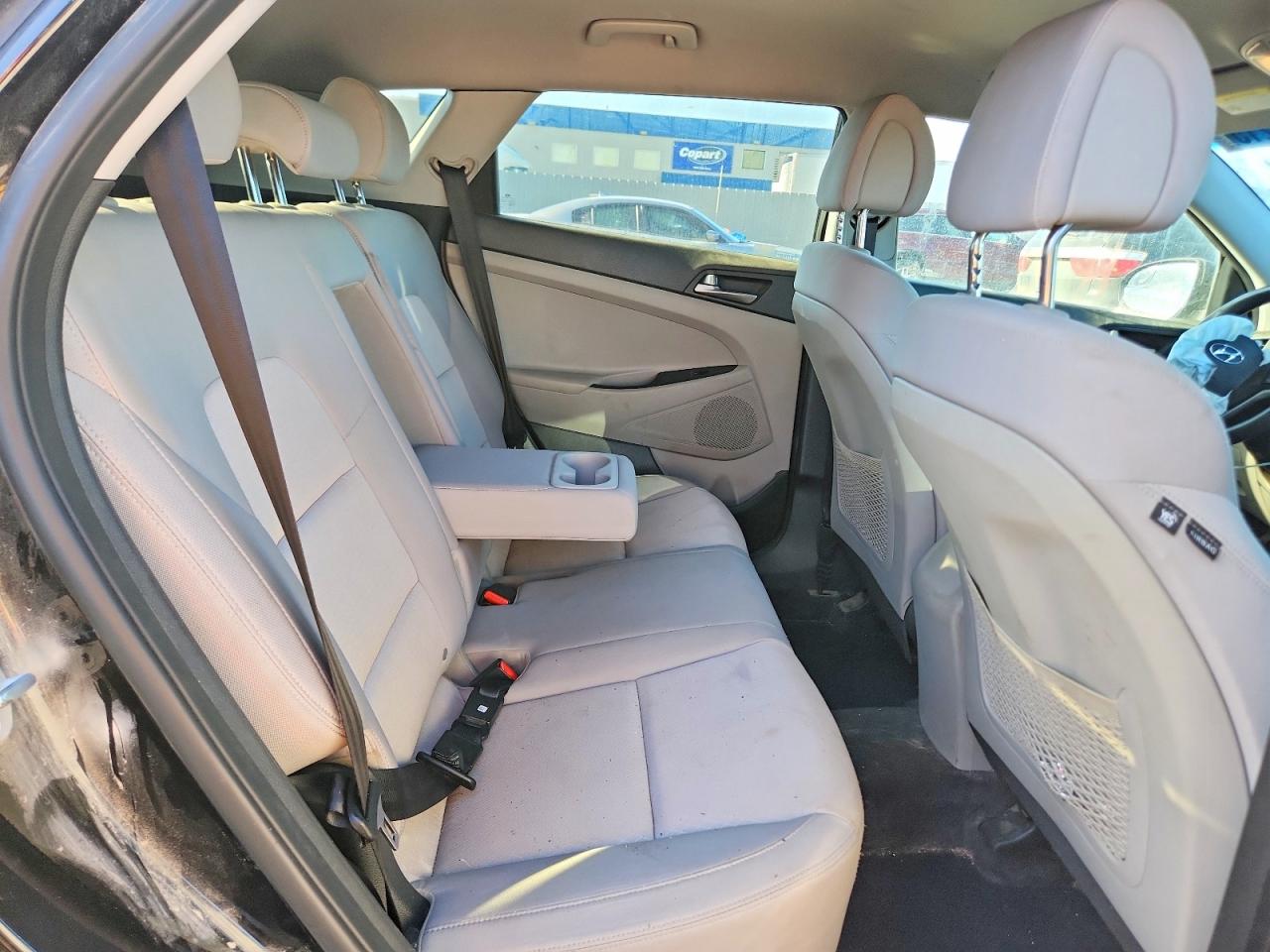 2017 HYUNDAI TUCSON SE photo 11