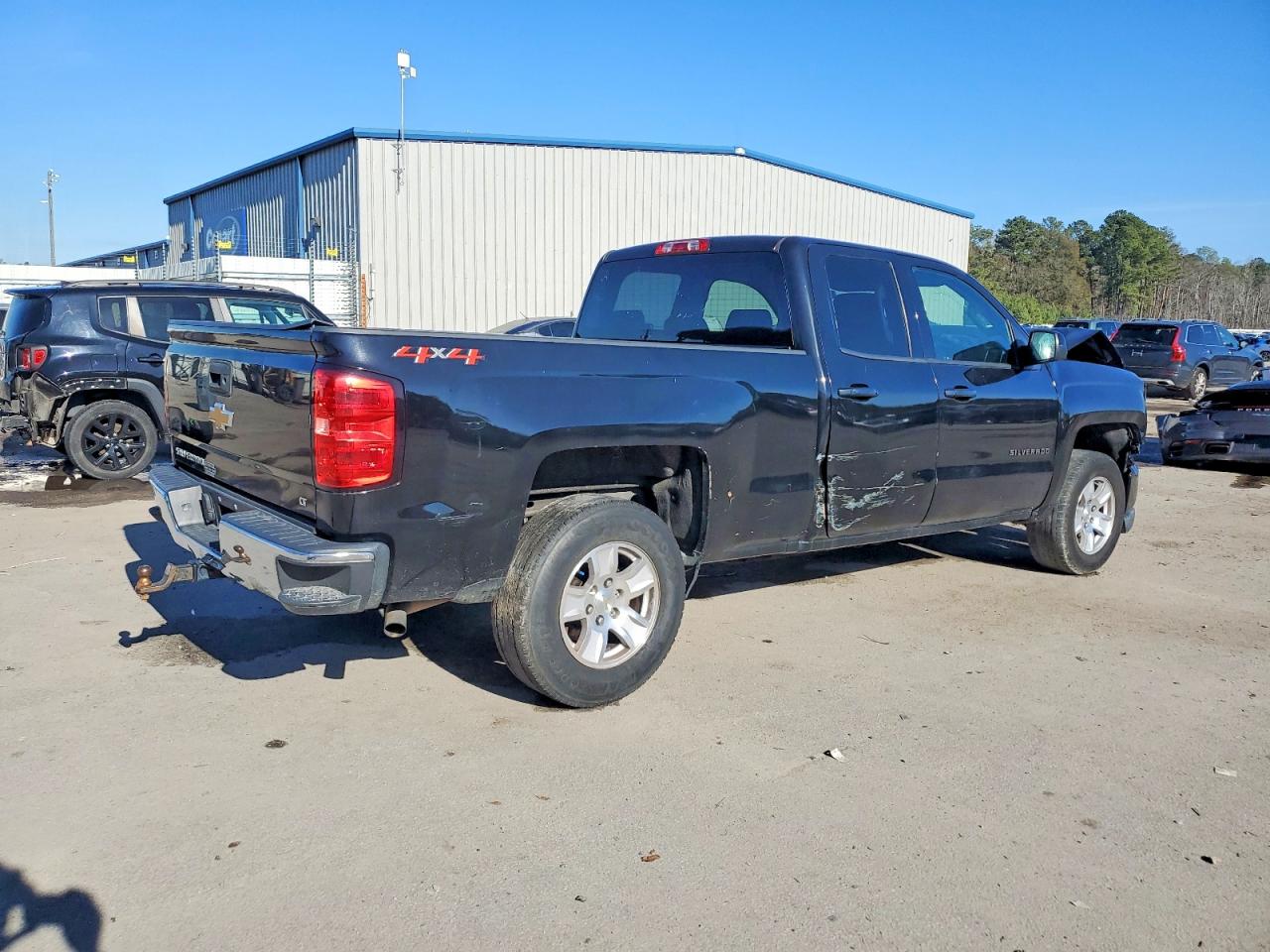 2018 CHEVROLET SILVERADO K1500 LT photo 3