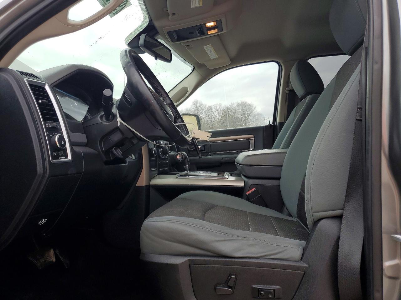 2013 RAM 1500 SLT photo 7