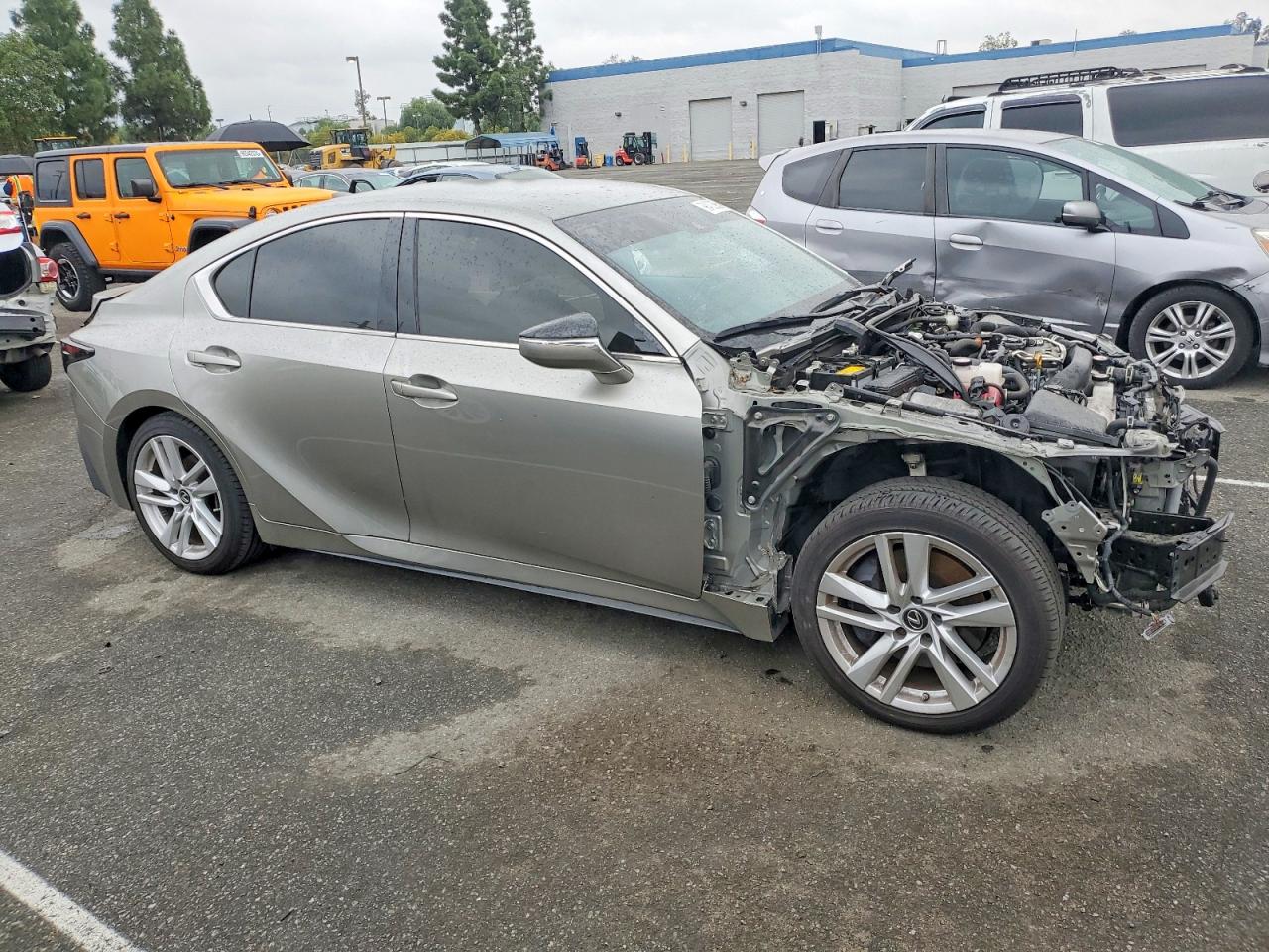 2021 LEXUS IS 300 photo 4