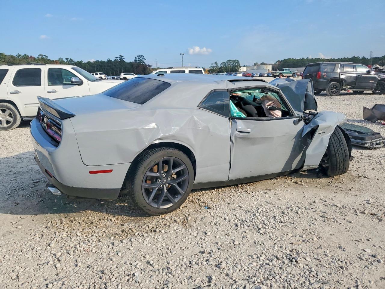 2022 DODGE CHALLENGER R/T photo 3