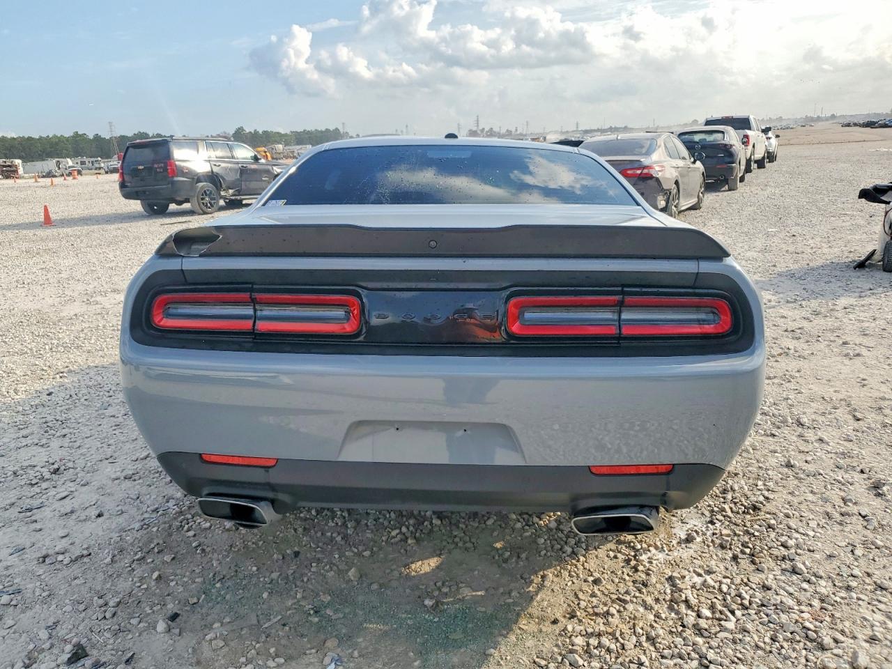 2022 DODGE CHALLENGER R/T photo 6